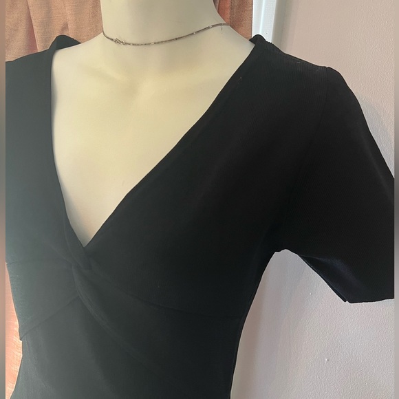 AQUA | V-neck twist bodycon - Picture 5 of 10